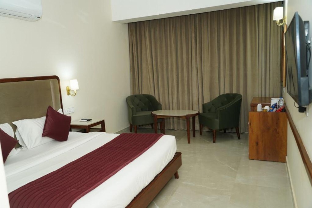 Room image 4